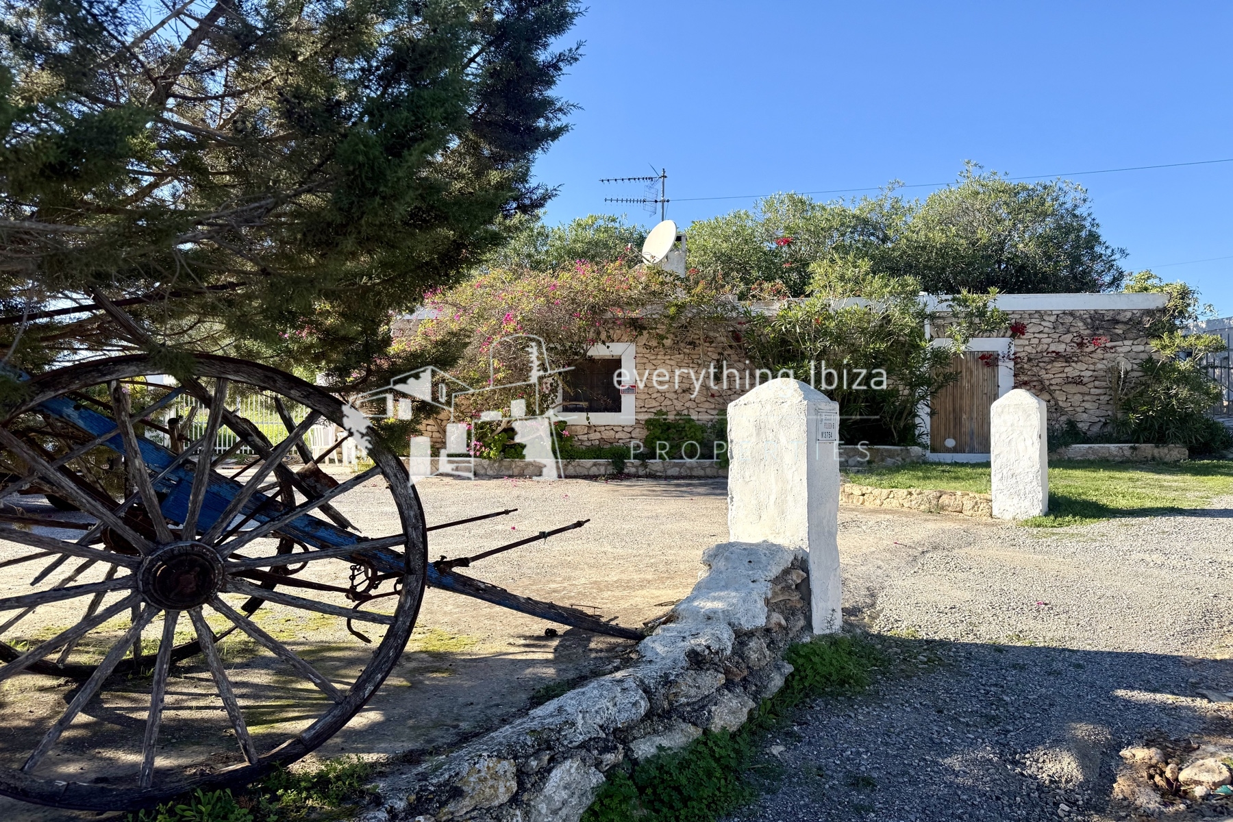 Historic Country Finca Oozing Character and Charm Set in Super San Jose Location by everything ibiza Properties - ref. 1859