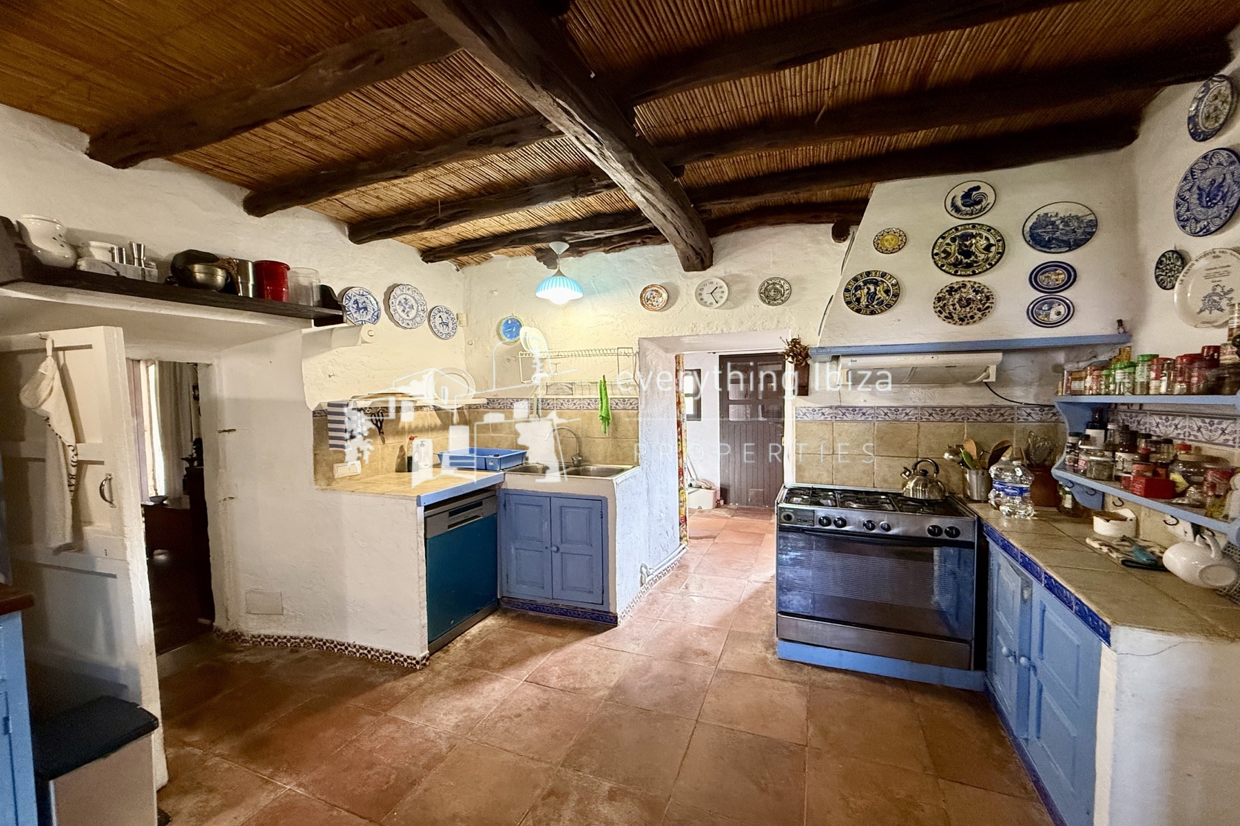 Historic Country Finca Oozing Character and Charm Set in Super San Jose Location by everything ibiza Properties - ref. 1859