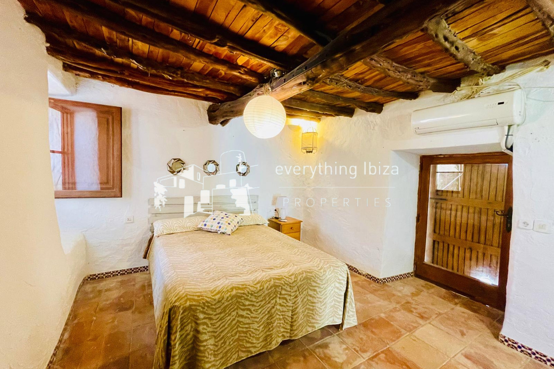 Historic Country Finca Oozing Character and Charm Set in Super San Jose Location by everything ibiza Properties - ref. 1859