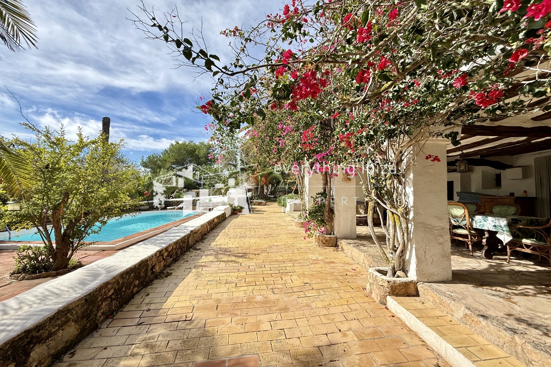 Historic Country Finca Oozing Character and Charm Set in Super San Jose Location by everything ibiza Properties - ref. 1859