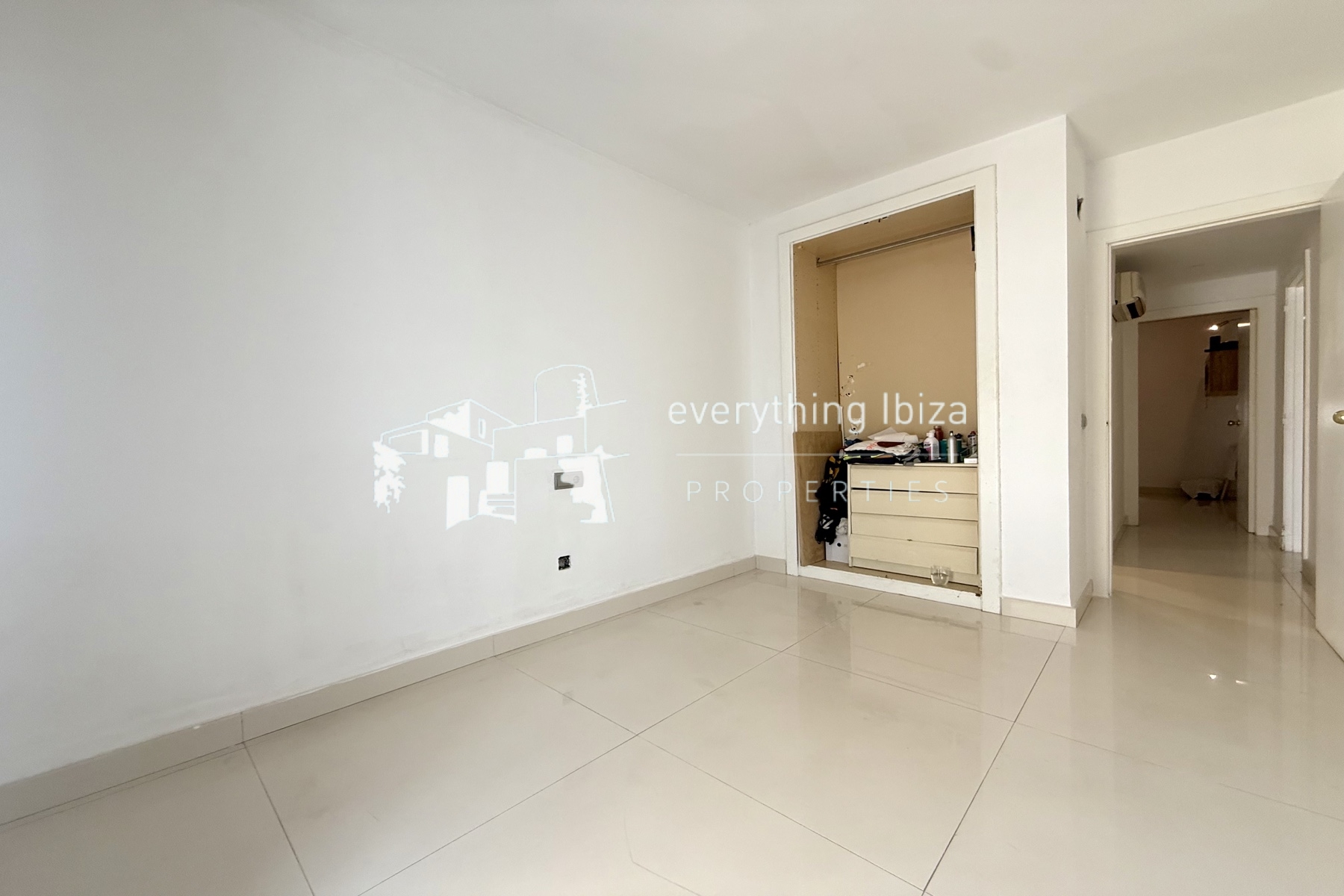 Superbly Located Modern 3 Bedroomed Apartment Close to All the Resort Amenities by everything ibiza Properties - ref. 1869