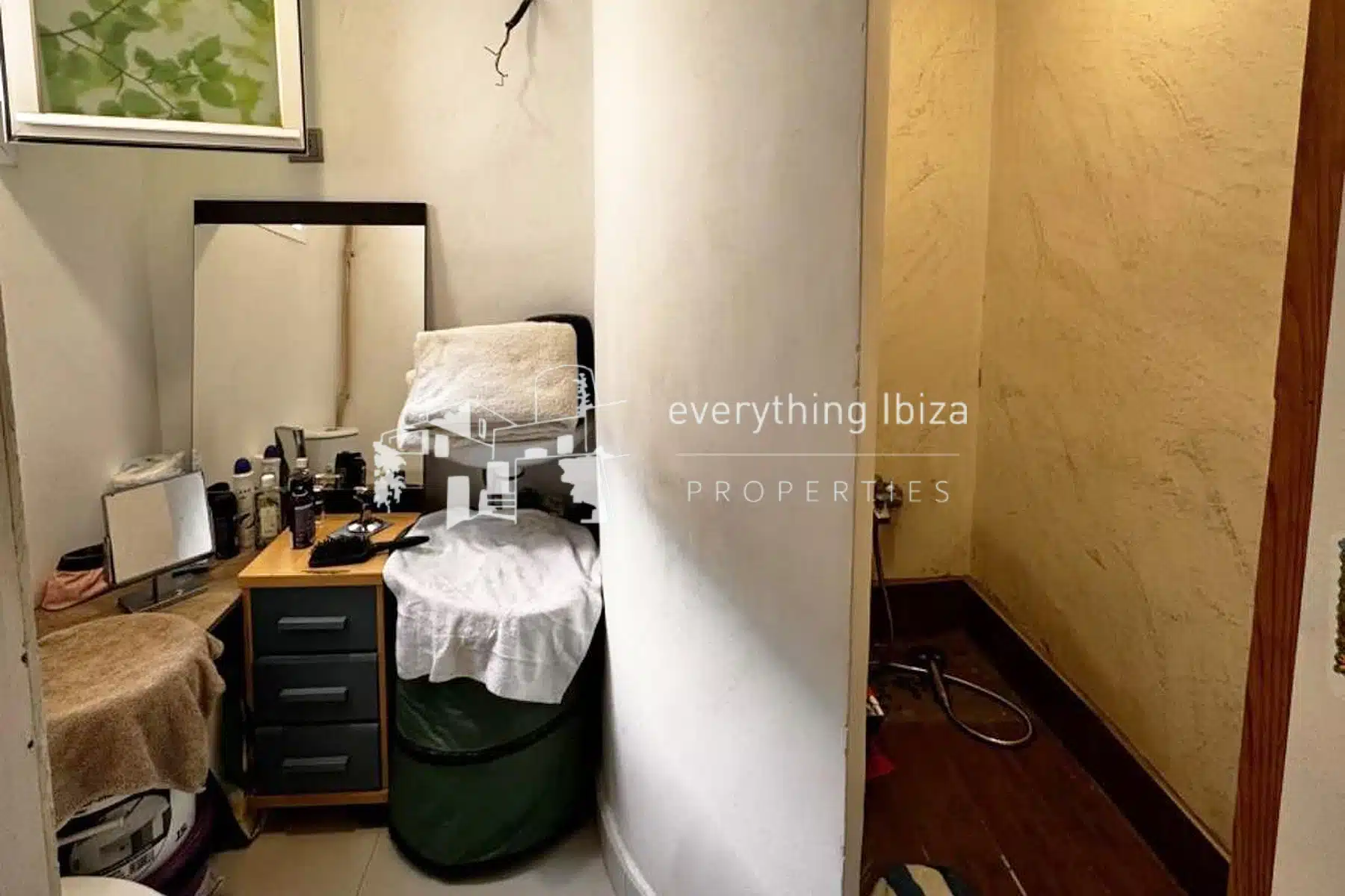 Superbly Located Modern 3 Bedroomed Apartment Close to All the Resort Amenities by everything ibiza Properties - ref. 1869