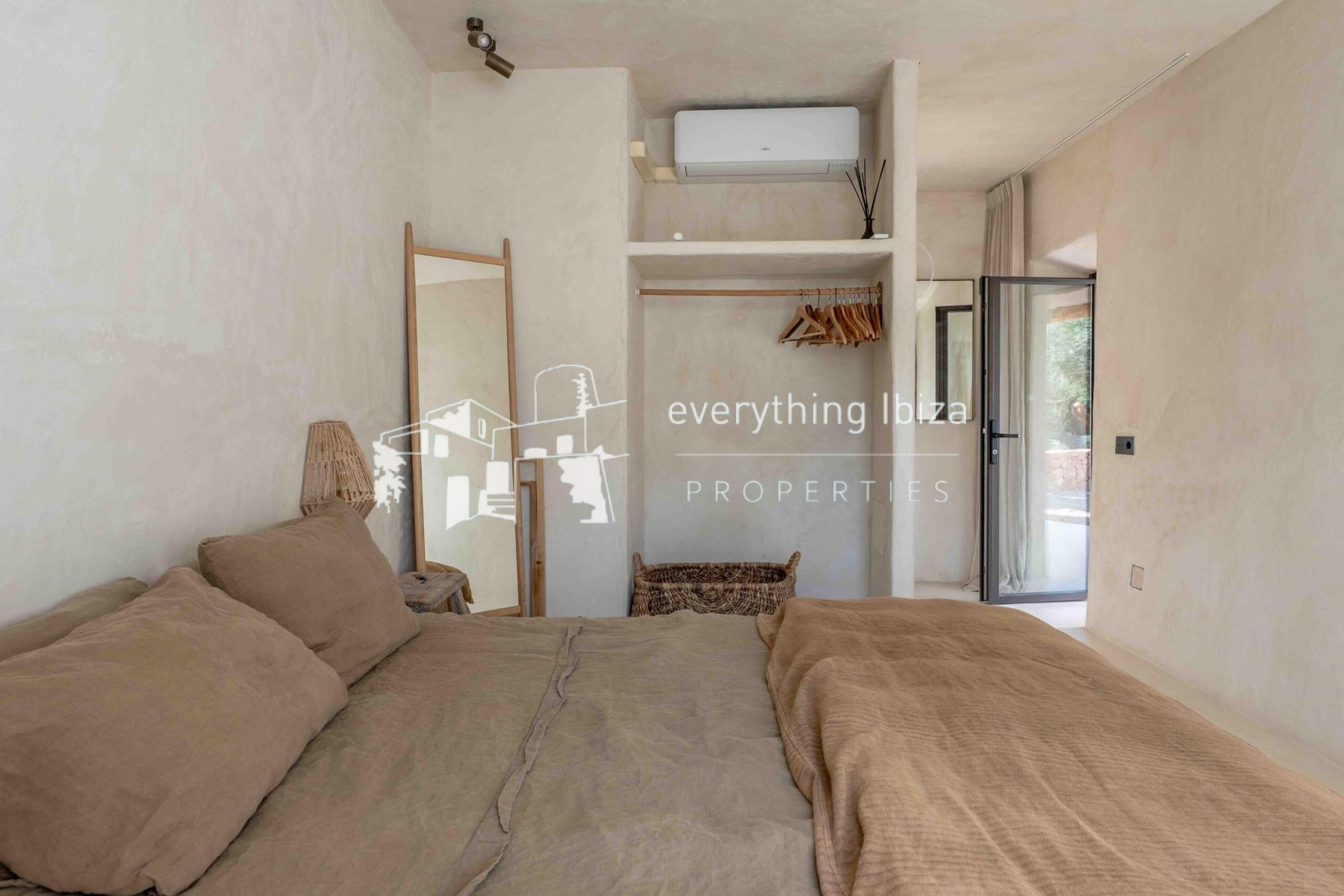 Beautifully Designed Ibiza Finca on a Huge Plot in Super Sought After Location by everything ibiza Properties - ref. 1862