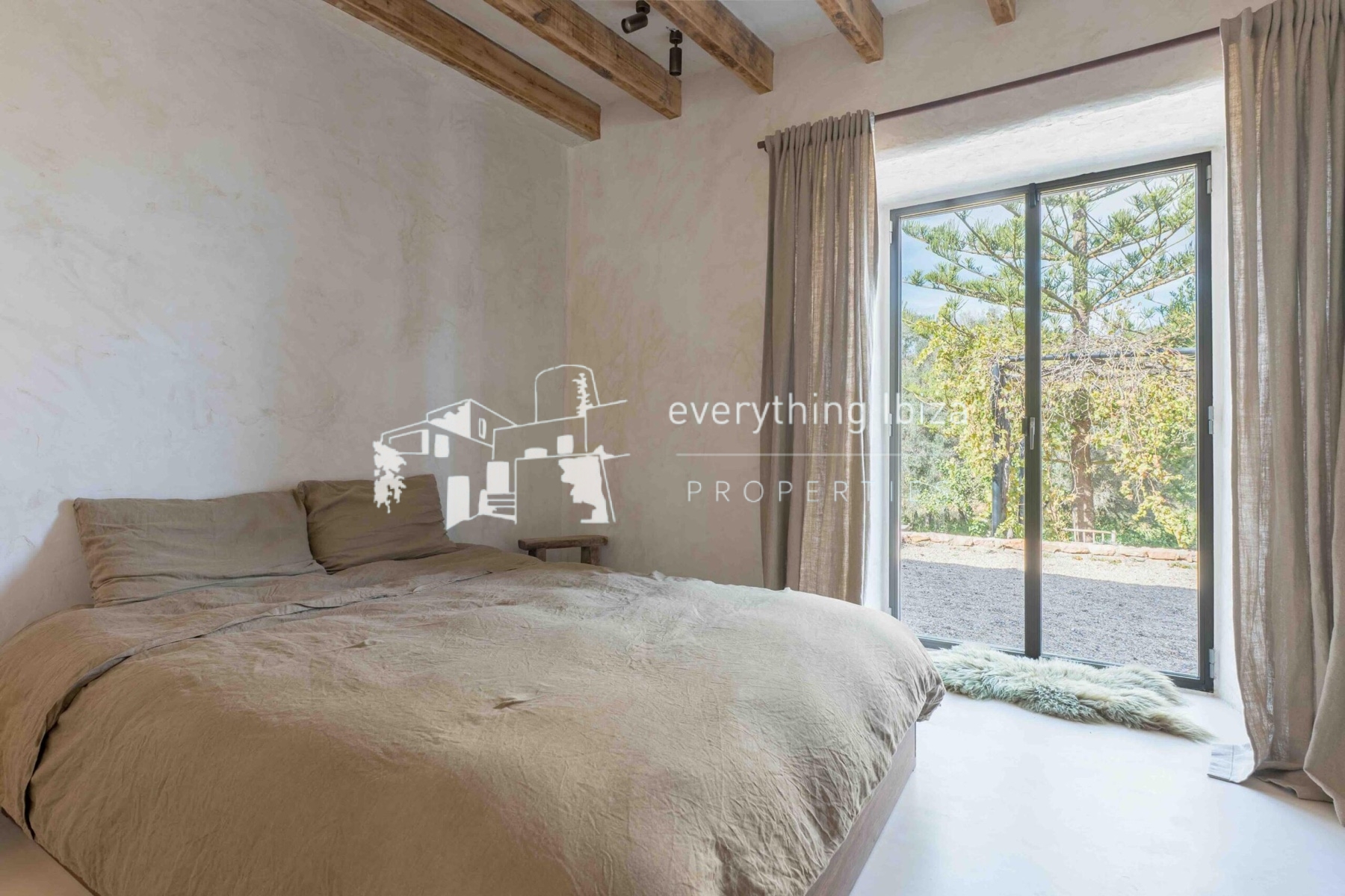 Beautifully Designed Ibiza Finca on a Huge Plot in Super Sought After Location by everything ibiza Properties - ref. 1862