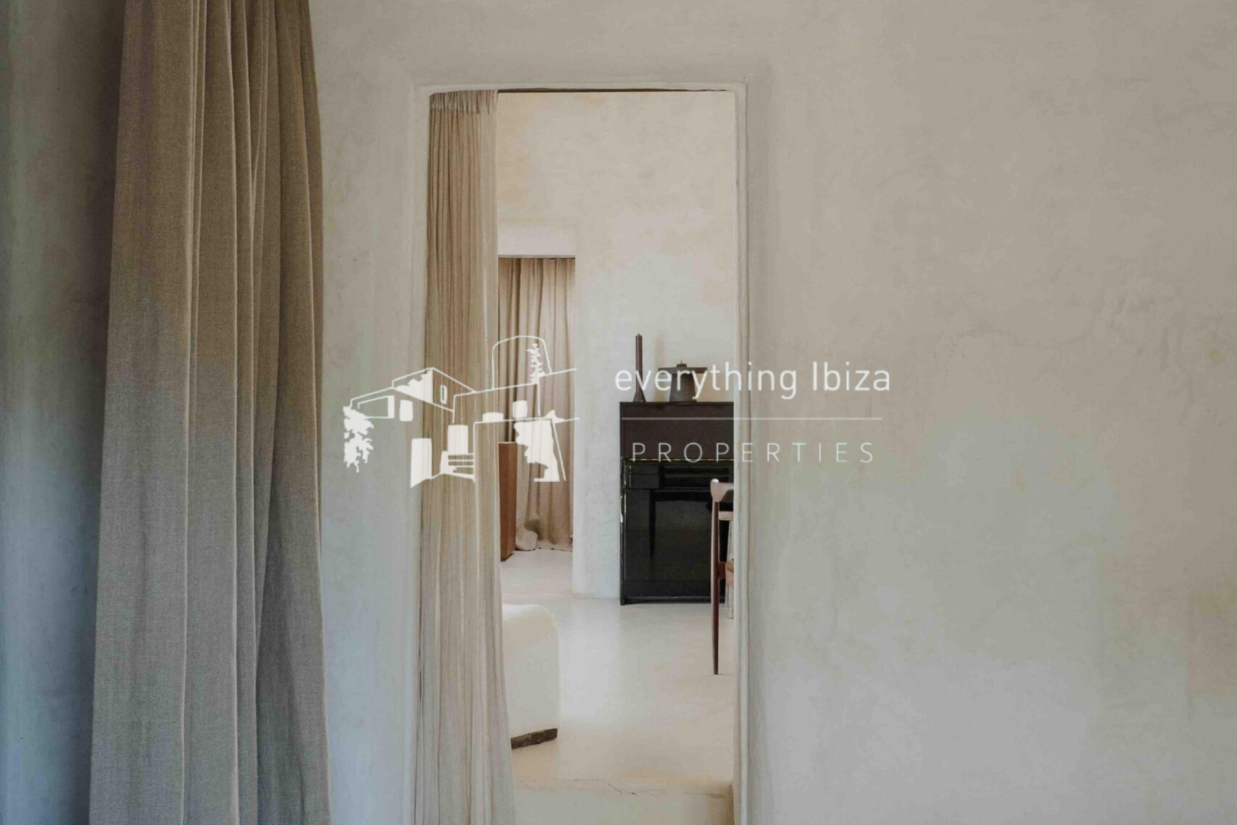 Beautifully Designed Ibiza Finca on a Huge Plot in Super Sought After Location by everything ibiza Properties - ref. 1862