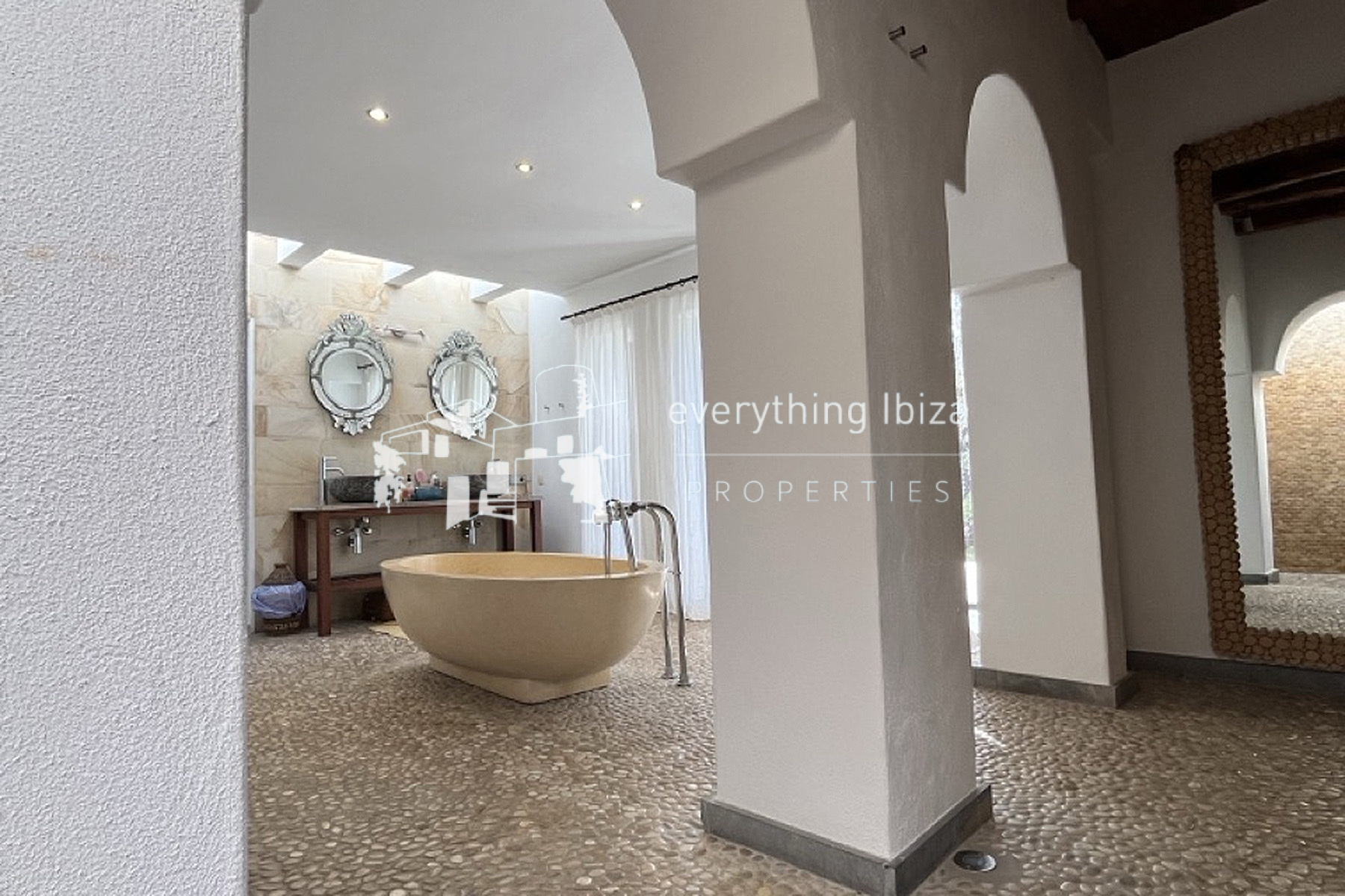 Traditional Ibiza Finca with Pool and Tourist License Set in a Stunning Rural Setting by everything ibiza Properties - ref. 1865