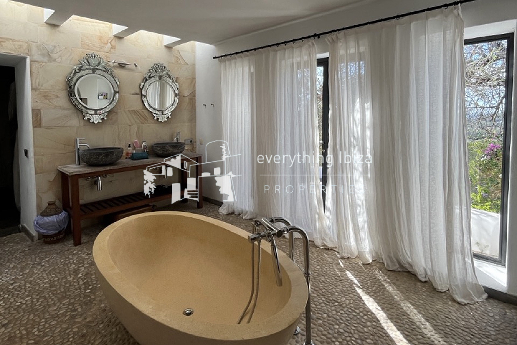 Traditional Ibiza Finca with Pool and Tourist License Set in a Stunning Rural Setting by everything ibiza Properties - ref. 1865