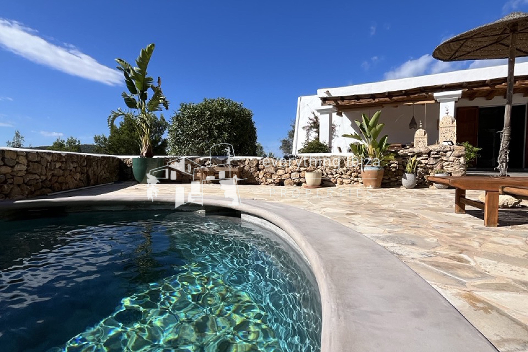 Traditional Ibiza Finca with Pool and Tourist License Set in a Stunning Rural Setting by everything ibiza Properties - ref. 1865