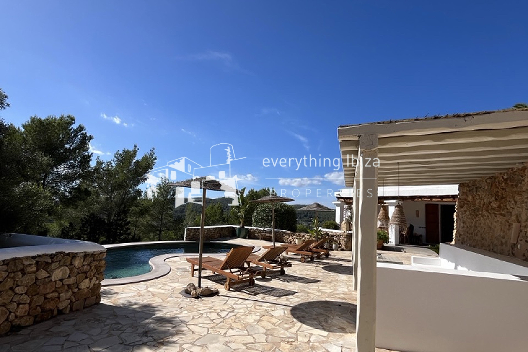 Traditional Ibiza Finca with Pool and Tourist License Set in a Stunning Rural Setting by everything ibiza Properties - ref. 1865