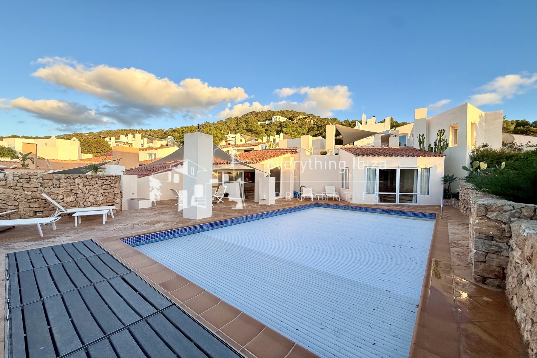 Two Charming Villas Close to the Beach with Private Pool and Stunning Panoramic Views by everything ibiza Properties - ref. 1871