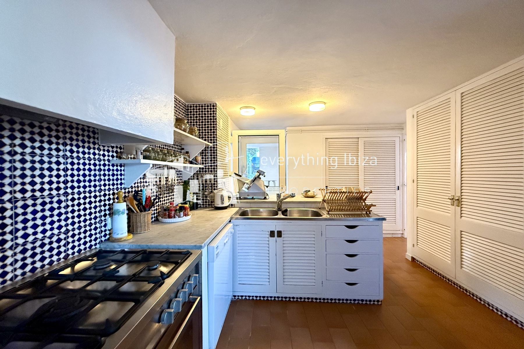 Two Charming Villas Close to the Beach with Private Pool and Stunning Panoramic Views by everything ibiza Properties - ref. 1871