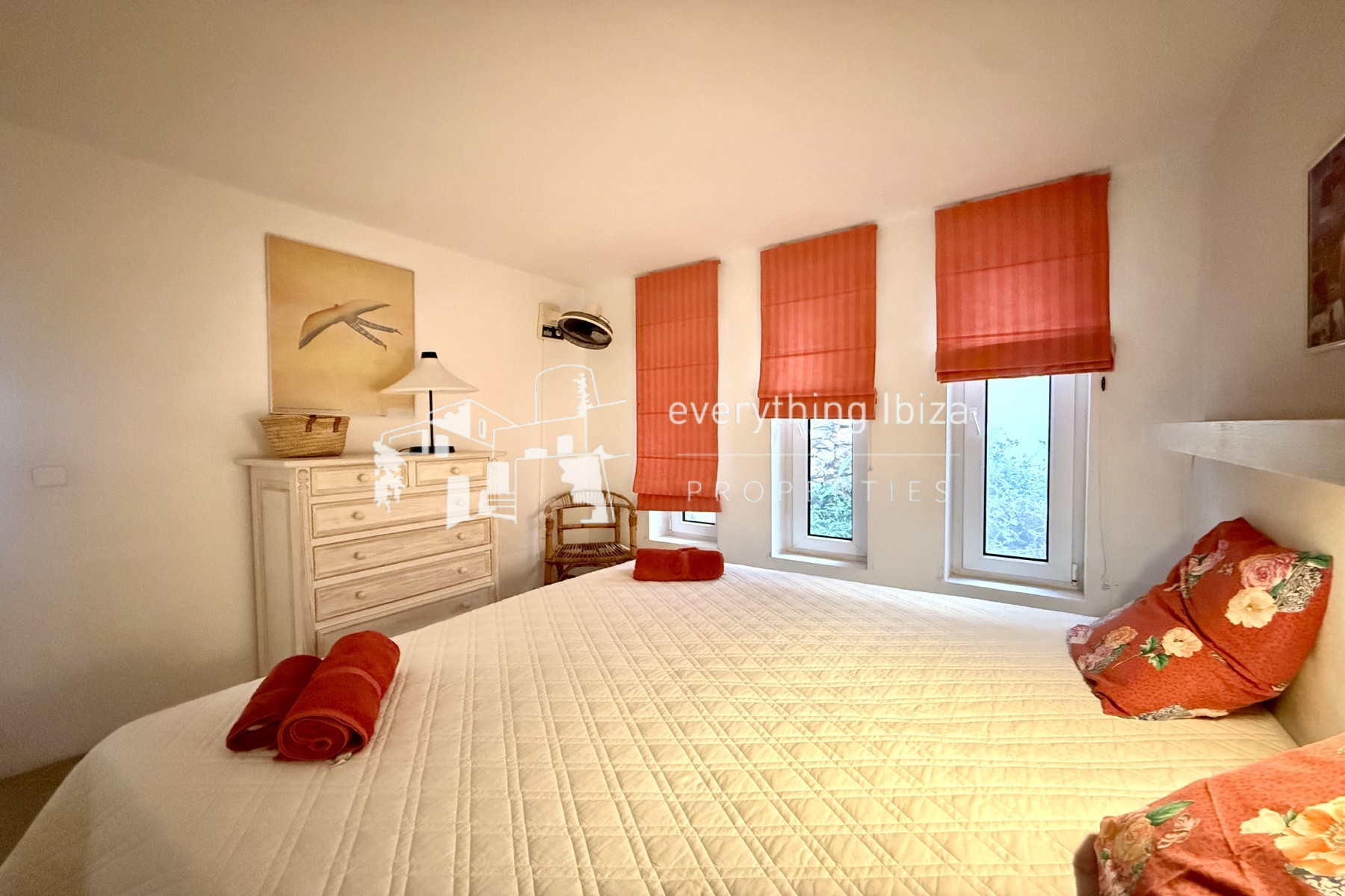 Two Charming Villas Close to the Beach with Private Pool and Stunning Panoramic Views by everything ibiza Properties - ref. 1871