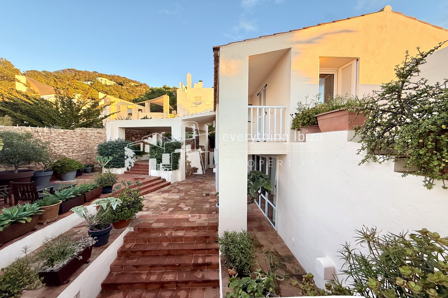 Two Charming Villas Close to the Beach with Private Pool and Stunning Panoramic Views by everything ibiza Properties - ref. 1871