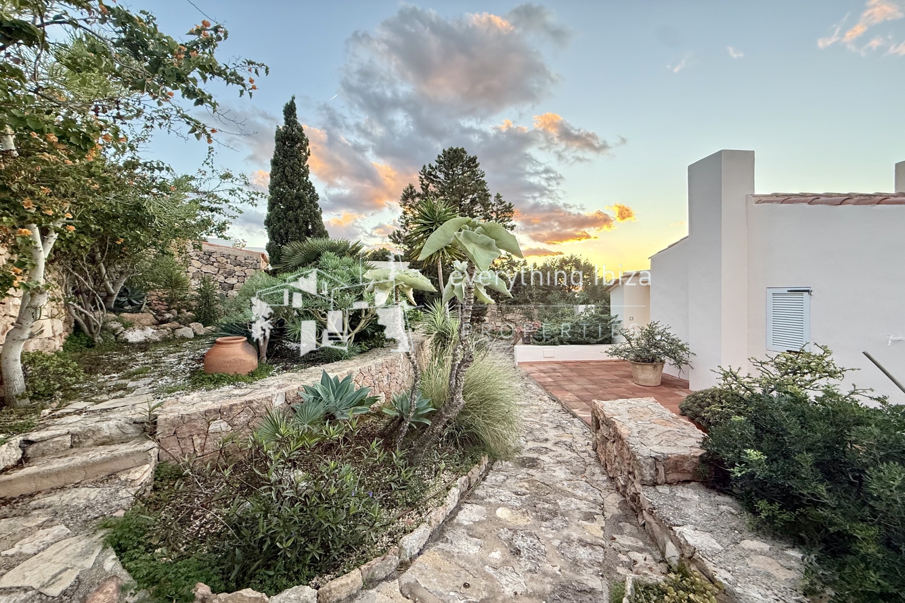 Two Charming Villas Close to the Beach with Private Pool and Stunning Panoramic Views by everything ibiza Properties - ref. 1871