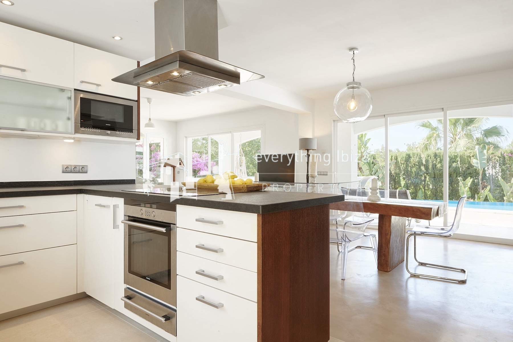 Elegant Modern Villa with Private Infinity Pool and Tourist License Close to Cosmopolitan Santa Eulalia - ref. 1880 - by everything ibiza Properties