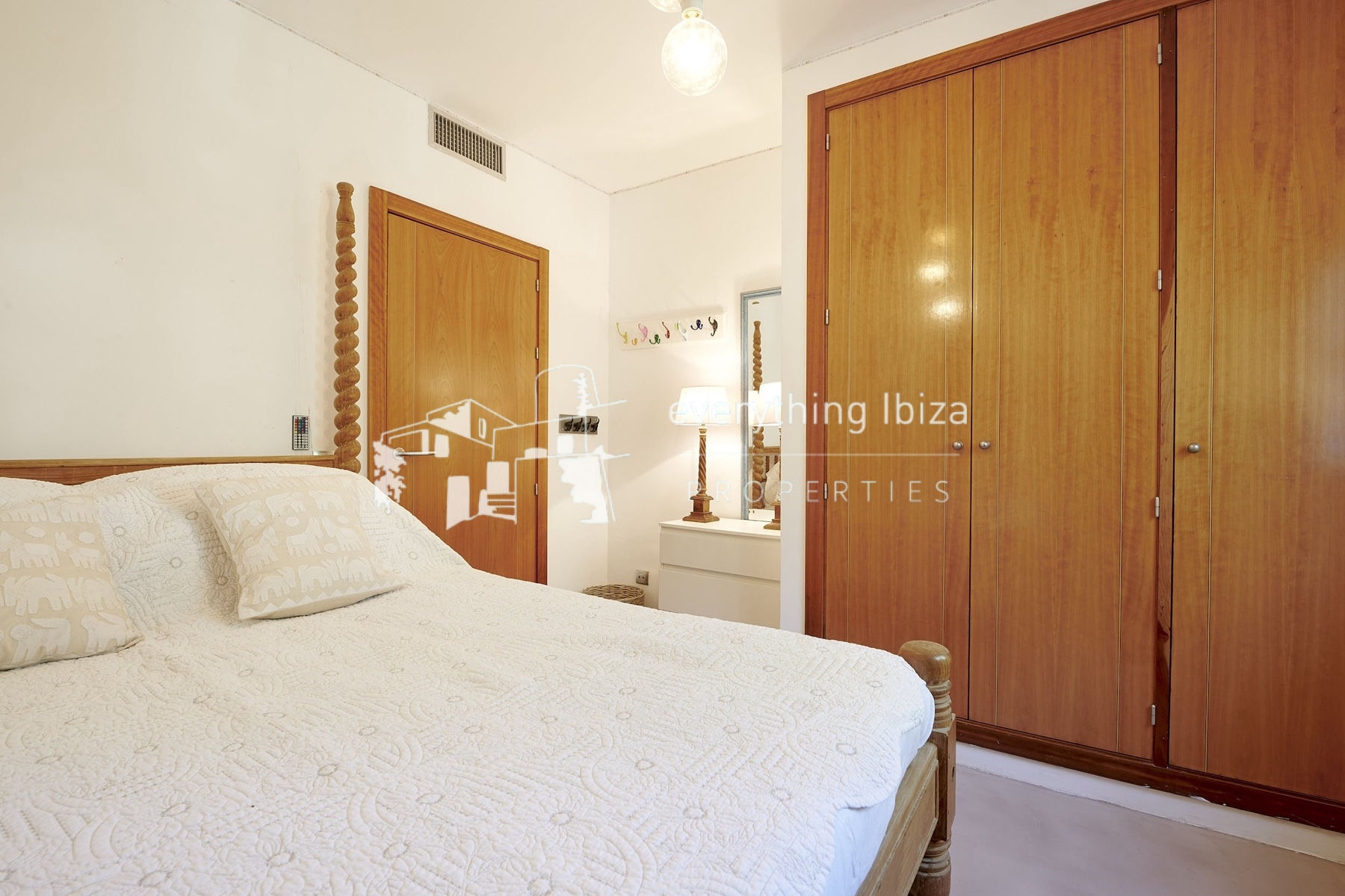 Elegant Modern Villa with Private Infinity Pool and Tourist License Close to Cosmopolitan Santa Eulalia - ref. 1880 - by everything ibiza Properties