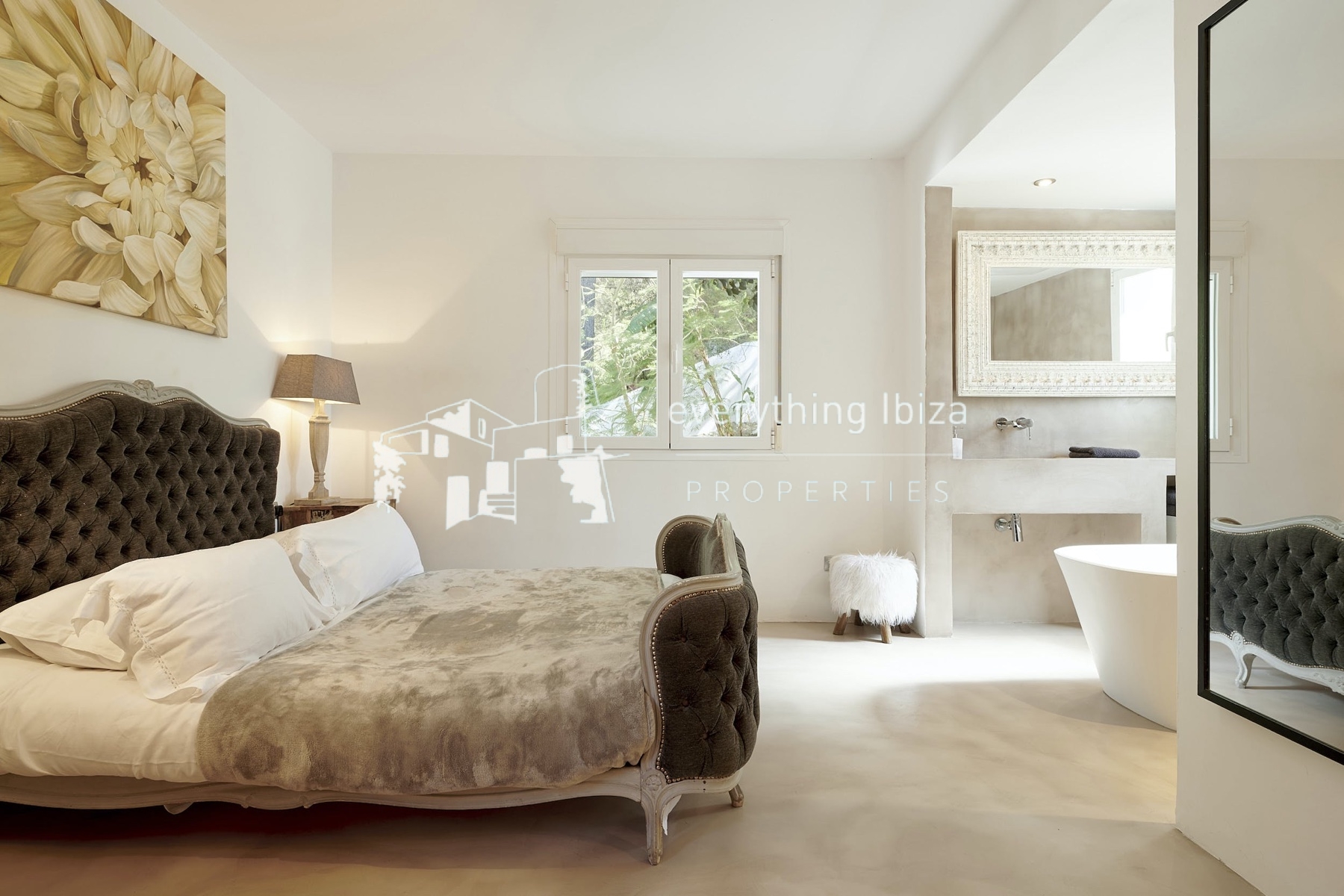 Elegant Modern Villa with Private Infinity Pool and Tourist License Close to Cosmopolitan Santa Eulalia - ref. 1880 - by everything ibiza Properties