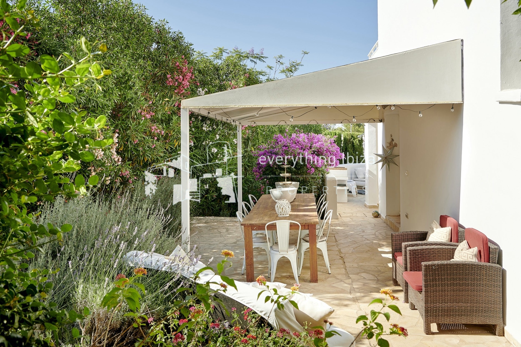 Elegant Modern Villa with Private Infinity Pool and Tourist License Close to Cosmopolitan Santa Eulalia - ref. 1880 - by everything ibiza Properties