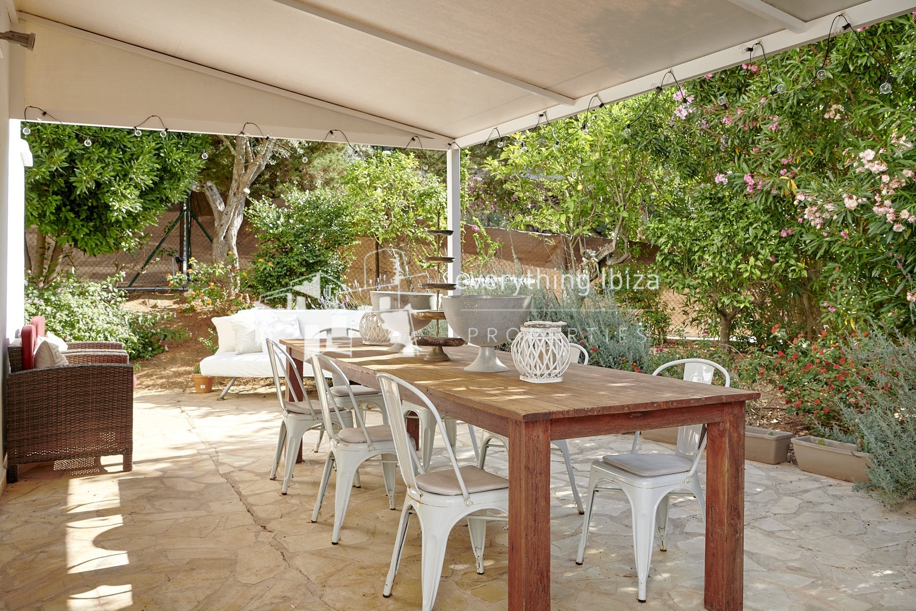 Elegant Modern Villa with Private Infinity Pool and Tourist License Close to Cosmopolitan Santa Eulalia - ref. 1880 - by everything ibiza Properties