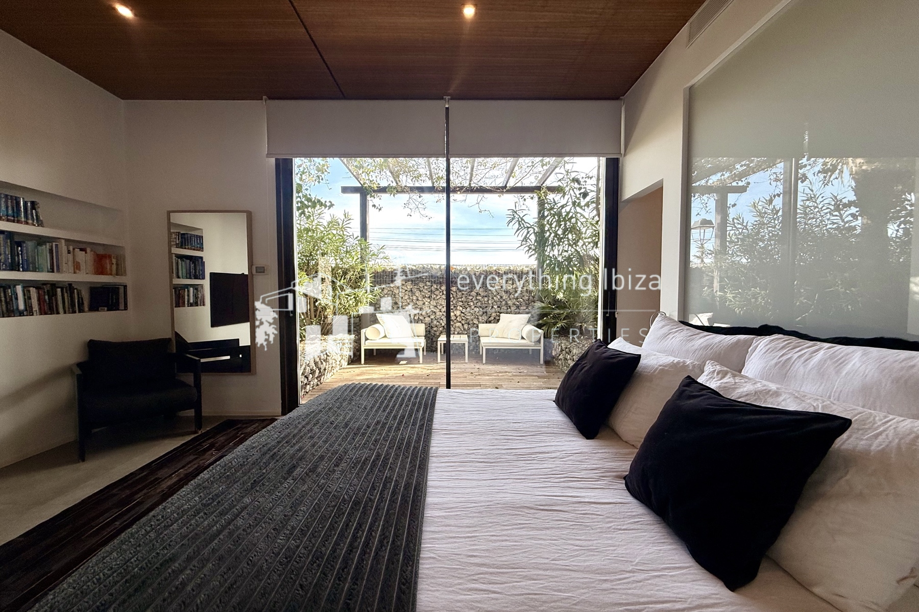 Super Ground Floor 3 Bed Apartment with Private Pool in Central San Jose Village by everything ibiza Properties - ref. 1881