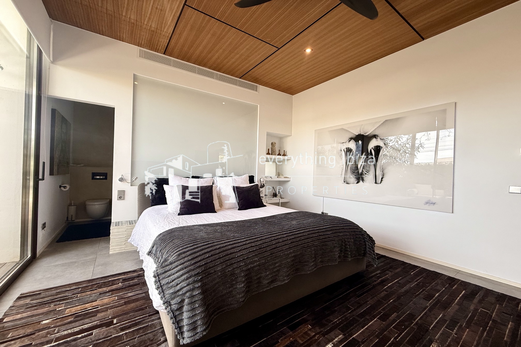 Super Ground Floor 3 Bed Apartment with Private Pool in Central San Jose Village by everything ibiza Properties - ref. 1881