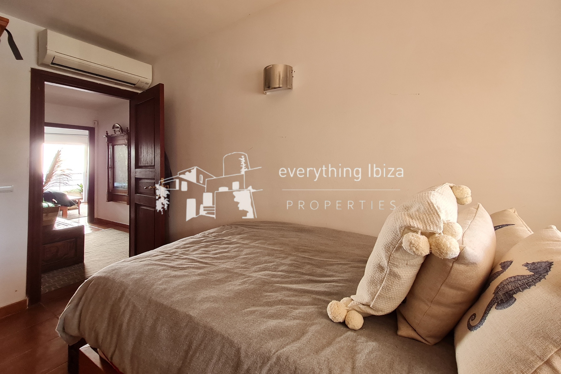 Modern 3 Bed Duplex Apartment Close to Stunning Nearby Beaches and San Carlos Village by everything ibiza Properties - ref. 1882