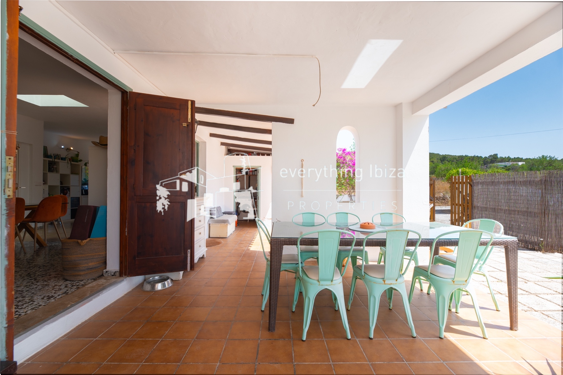 Traditional Charismatic Villa with Garden and Private Pool Set in the Benimussa Countryside - for sale by everything ibiza Properties - ref. 1885