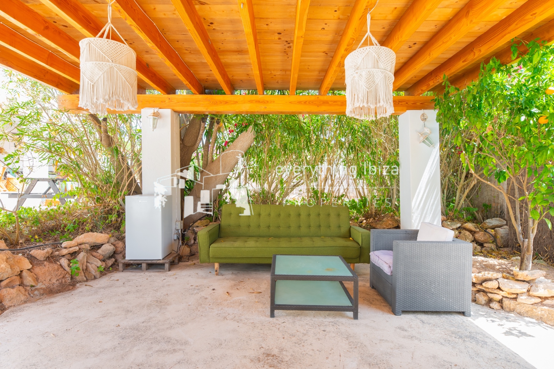 Traditional Charismatic Villa with Garden and Private Pool Set in the Benimussa Countryside - for sale by everything ibiza Properties - ref. 1885