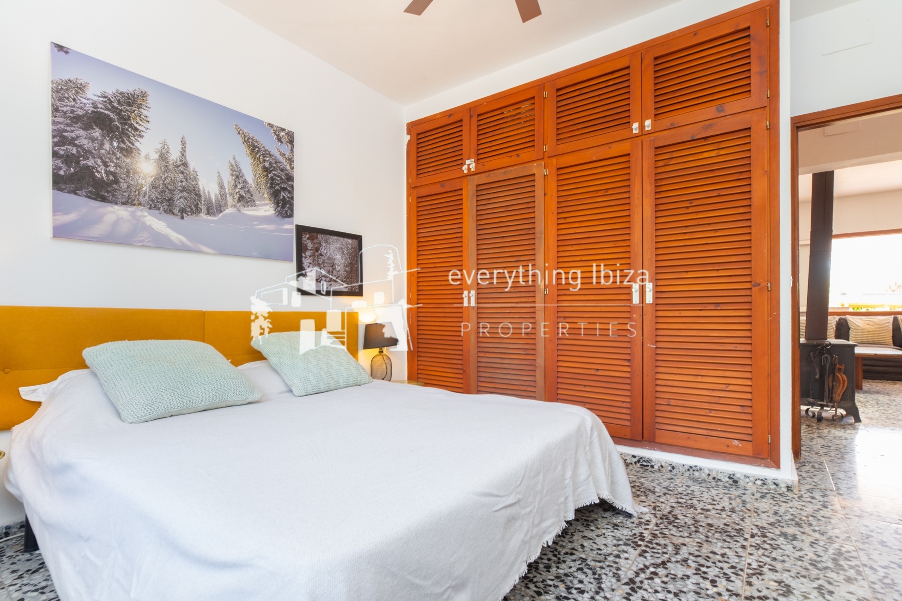 Traditional Charismatic Villa with Garden and Private Pool Set in the Benimussa Countryside - for sale by everything ibiza Properties - ref. 1885