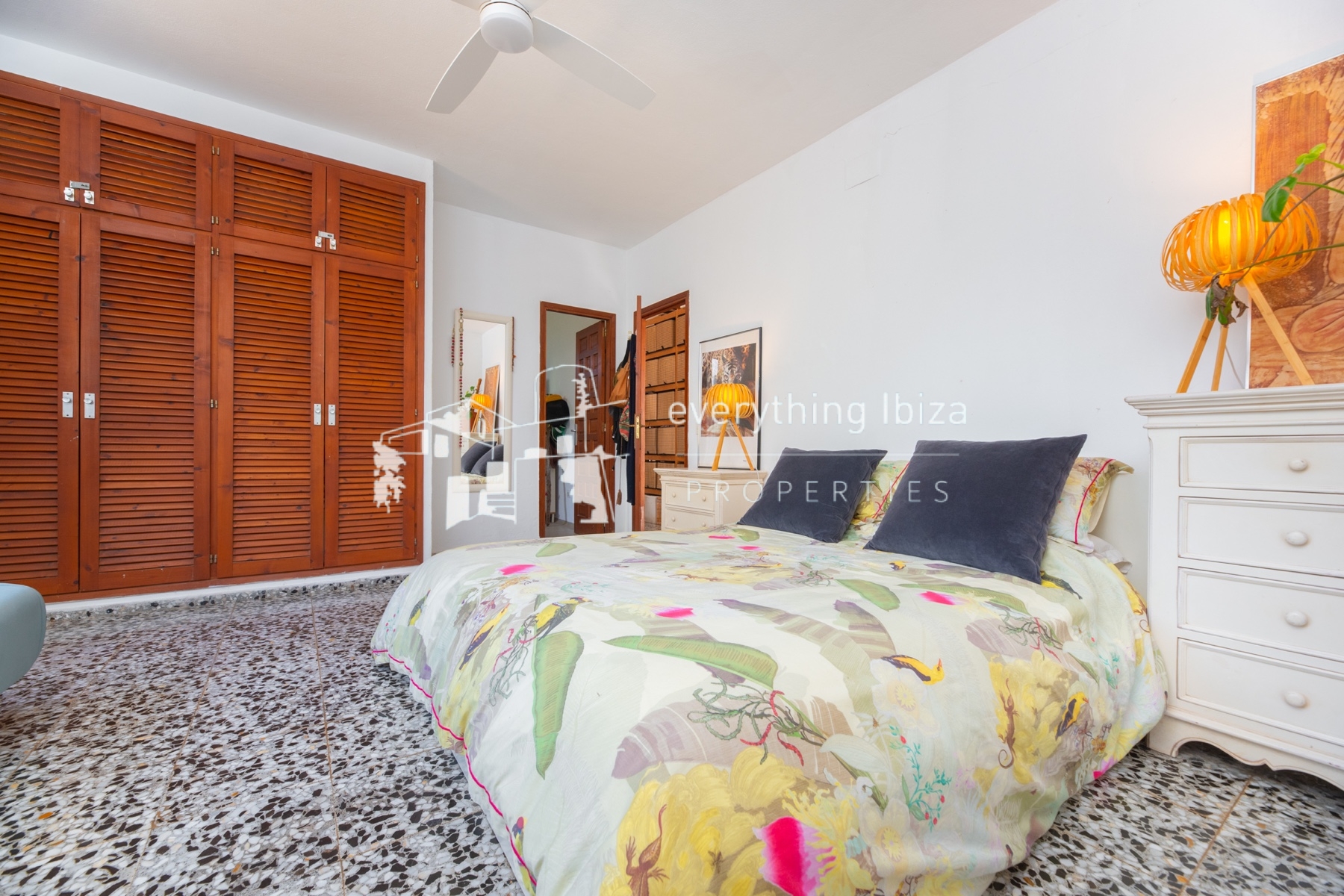 Traditional Charismatic Villa with Garden and Private Pool Set in the Benimussa Countryside - for sale by everything ibiza Properties - ref. 1885