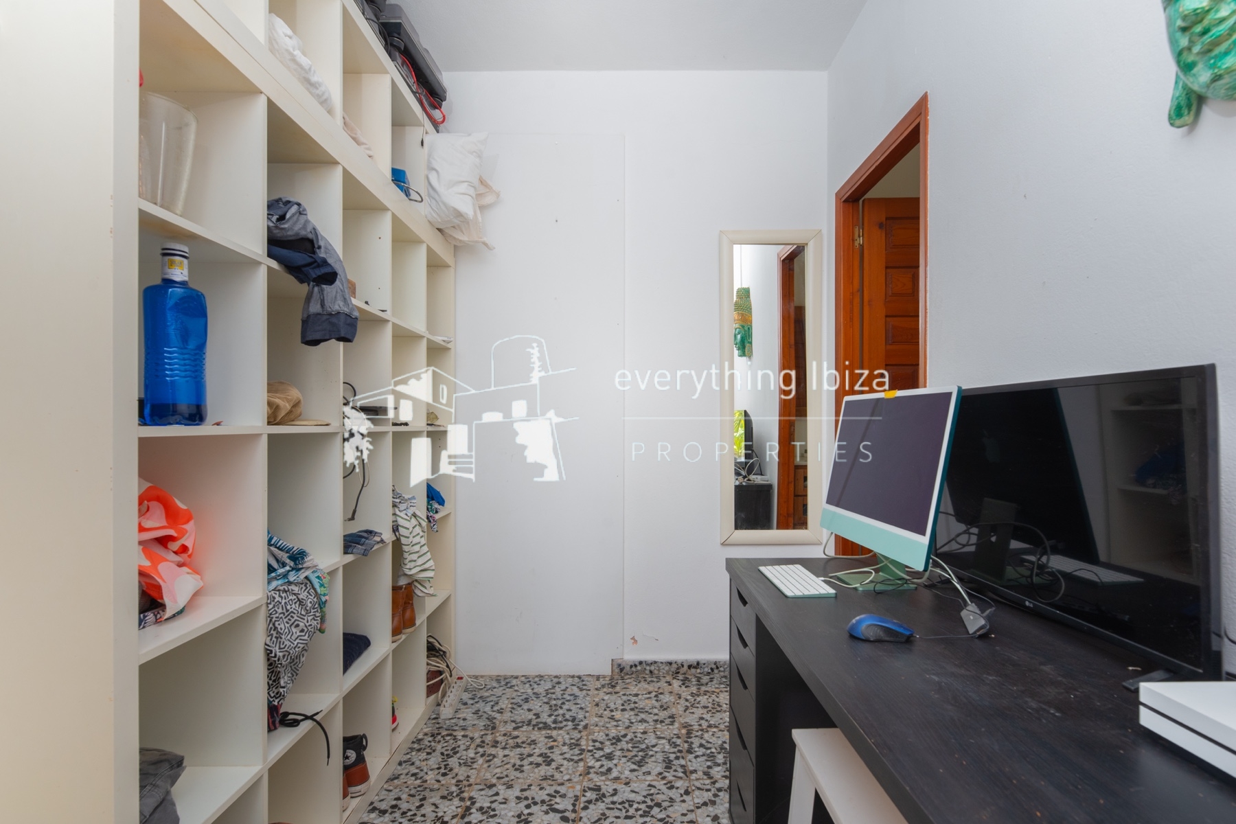 Traditional Charismatic Villa with Garden and Private Pool Set in the Benimussa Countryside - for sale by everything ibiza Properties - ref. 1885