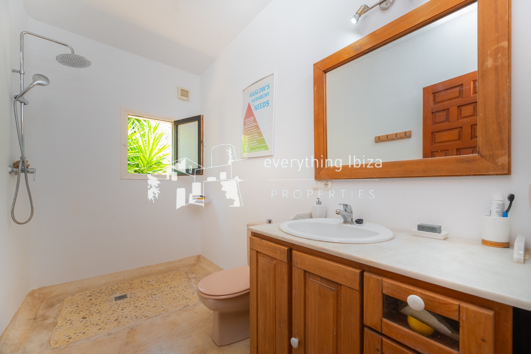 Traditional Charismatic Villa with Garden and Private Pool Set in the Benimussa Countryside - for sale by everything ibiza Properties - ref. 1885