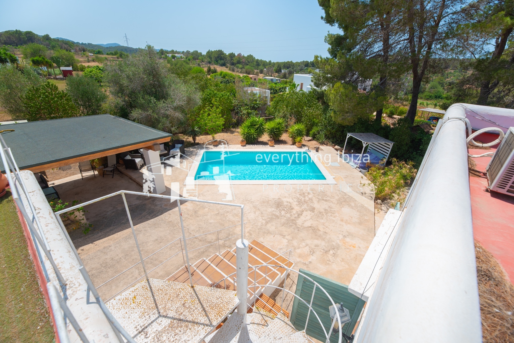 Traditional Charismatic Villa with Garden and Private Pool Set in the Benimussa Countryside - for sale by everything ibiza Properties - ref. 1885