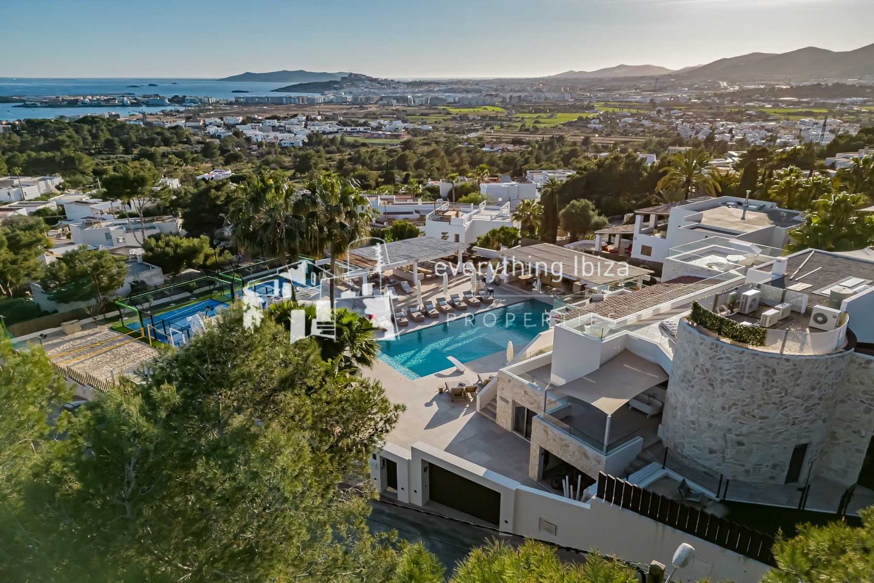 Exceptional Luxury Private Residence with Panoramic Views, Super Sports & Wellness Facilities - for sale by everything ibiza Properties - ref. 1884