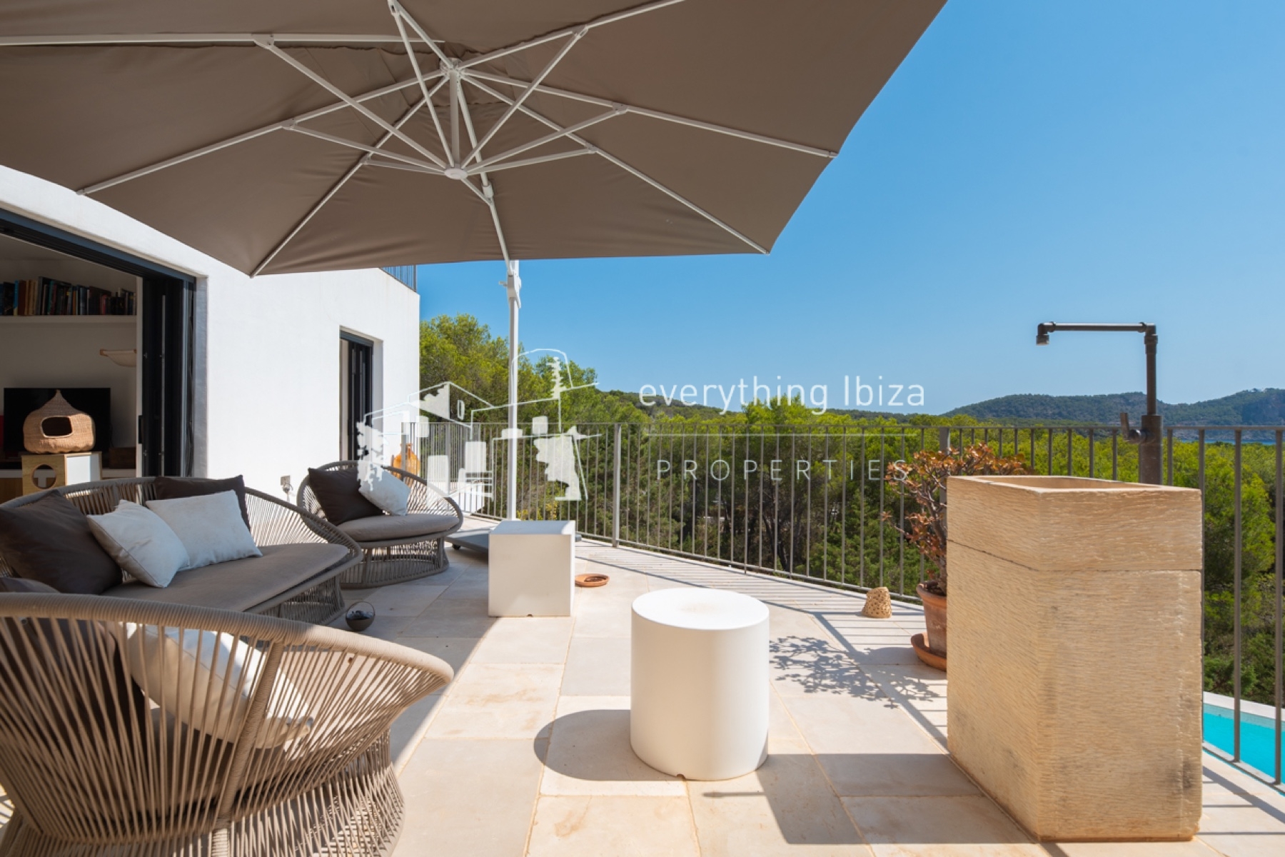 Impressive Mediterranean Villa with Super Views and Walking Distance to the Beach - for sale by everything ibiza Properties - ref. 1887
