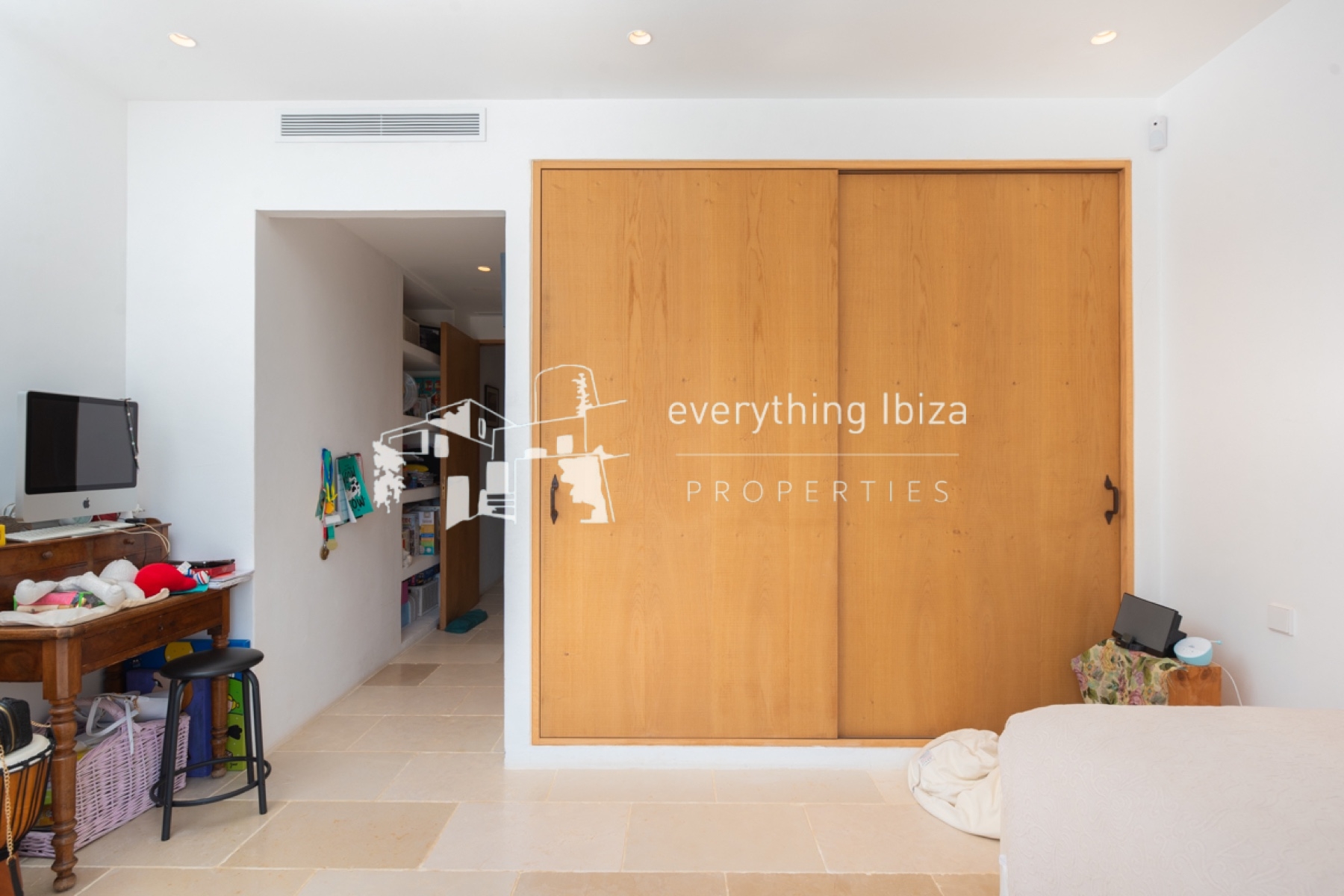 Impressive Mediterranean Villa with Super Views and Walking Distance to the Beach - for sale by everything ibiza Properties - ref. 1887