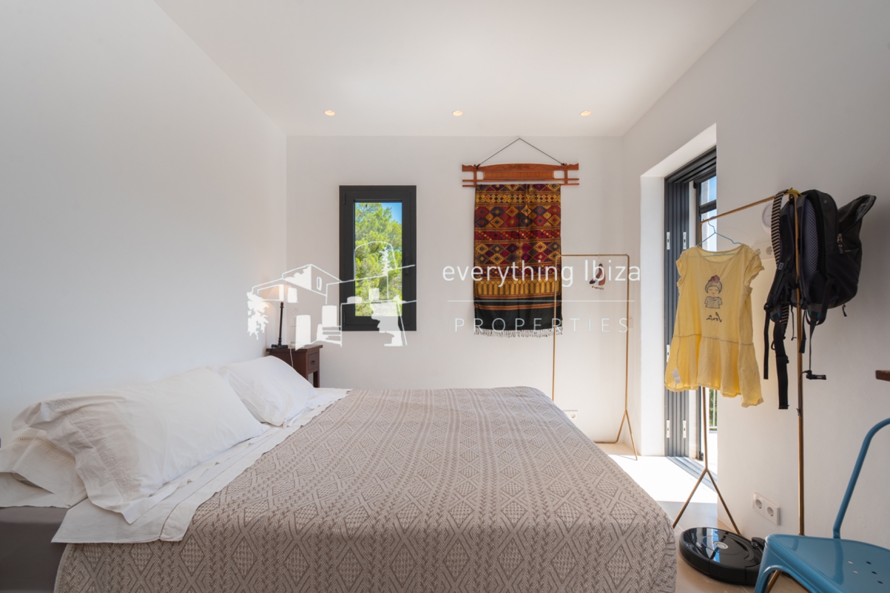 Impressive Mediterranean Villa with Super Views and Walking Distance to the Beach - for sale by everything ibiza Properties - ref. 1887