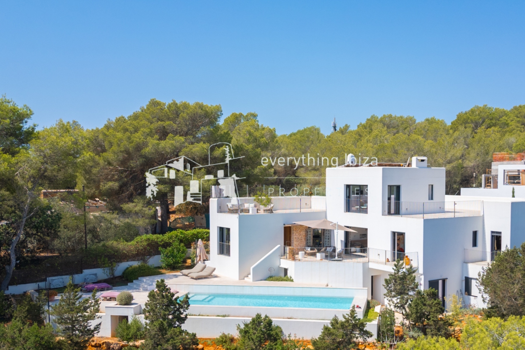 Impressive Mediterranean Villa with Super Views and Walking Distance to the Beach - for sale by everything ibiza Properties - ref. 1887