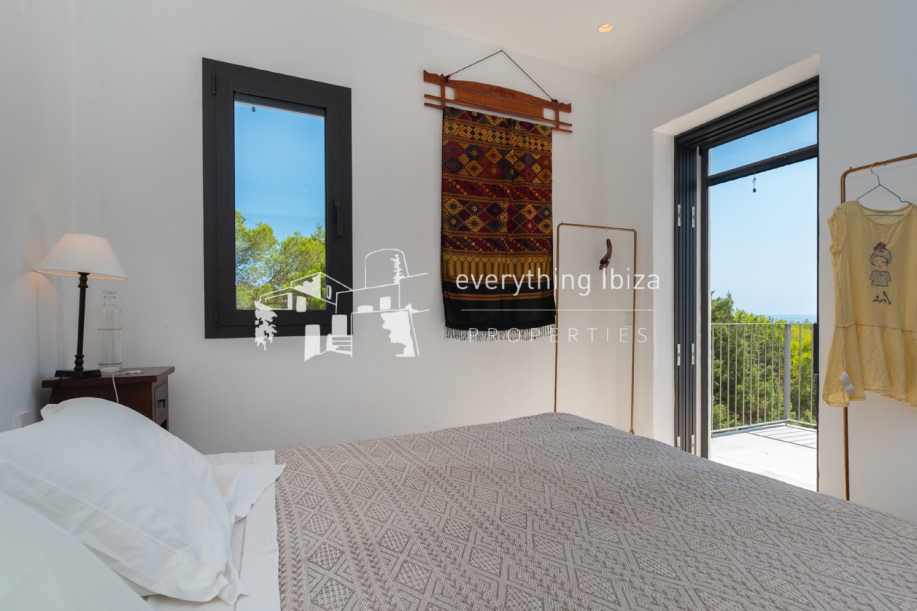 Impressive Mediterranean Villa with Super Views and Walking Distance to the Beach - for sale by everything ibiza Properties - ref. 1887