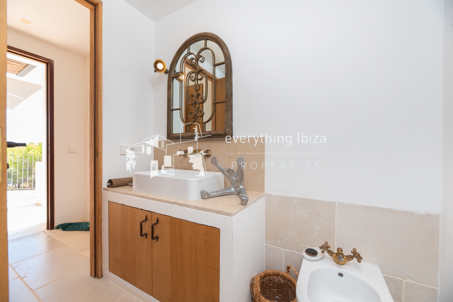 Impressive Mediterranean Villa with Super Views and Walking Distance to the Beach - for sale by everything ibiza Properties - ref. 1887