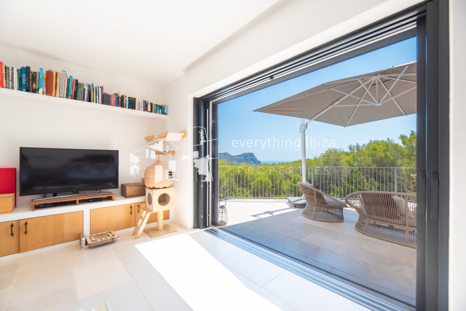 Impressive Mediterranean Villa with Super Views and Walking Distance to the Beach - for sale by everything ibiza Properties - ref. 1887