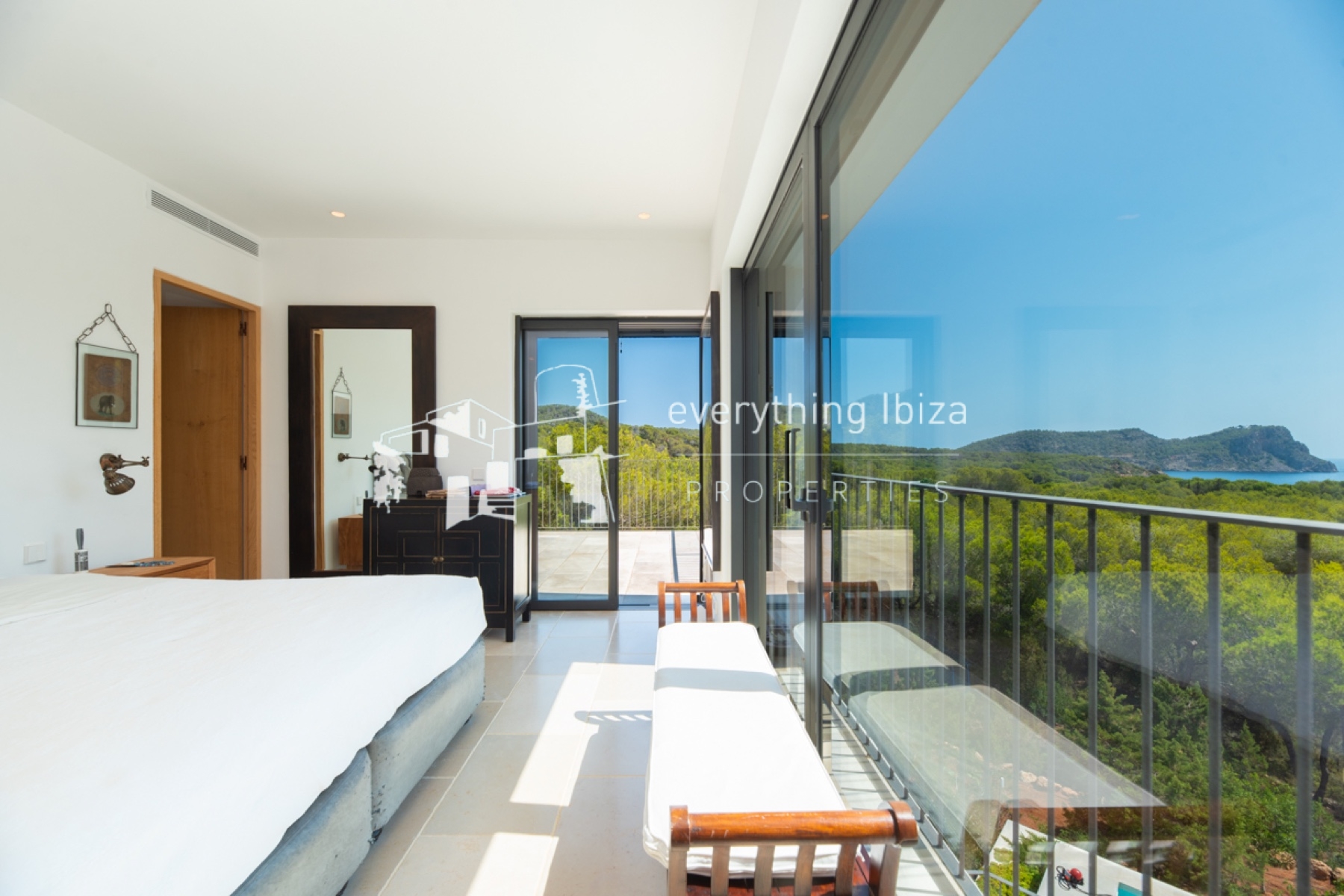 Impressive Mediterranean Villa with Super Views and Walking Distance to the Beach - for sale by everything ibiza Properties - ref. 1887