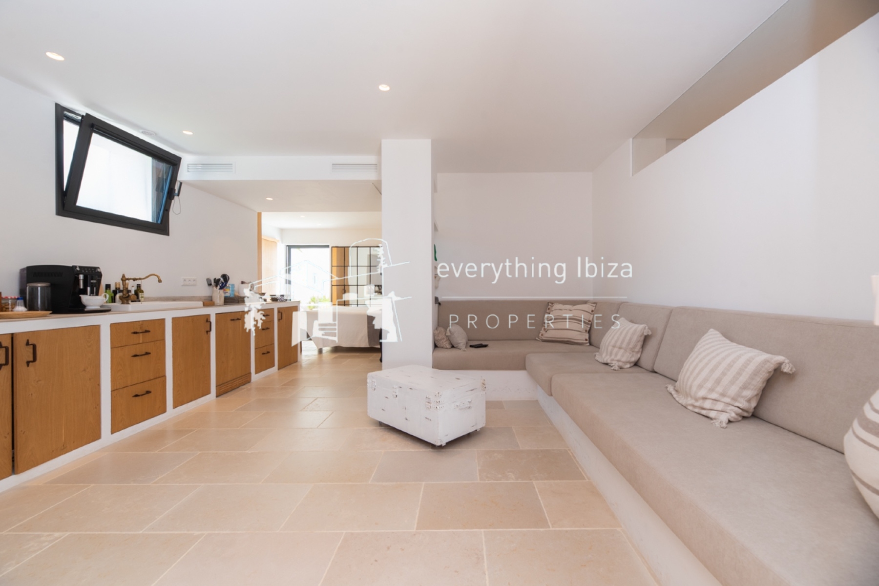 Impressive Mediterranean Villa with Super Views and Walking Distance to the Beach - for sale by everything ibiza Properties - ref. 1887