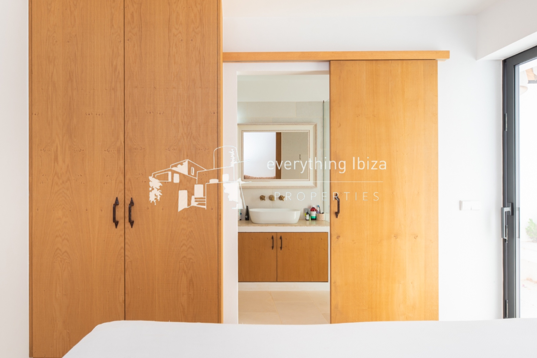 Impressive Mediterranean Villa with Super Views and Walking Distance to the Beach - for sale by everything ibiza Properties - ref. 1887