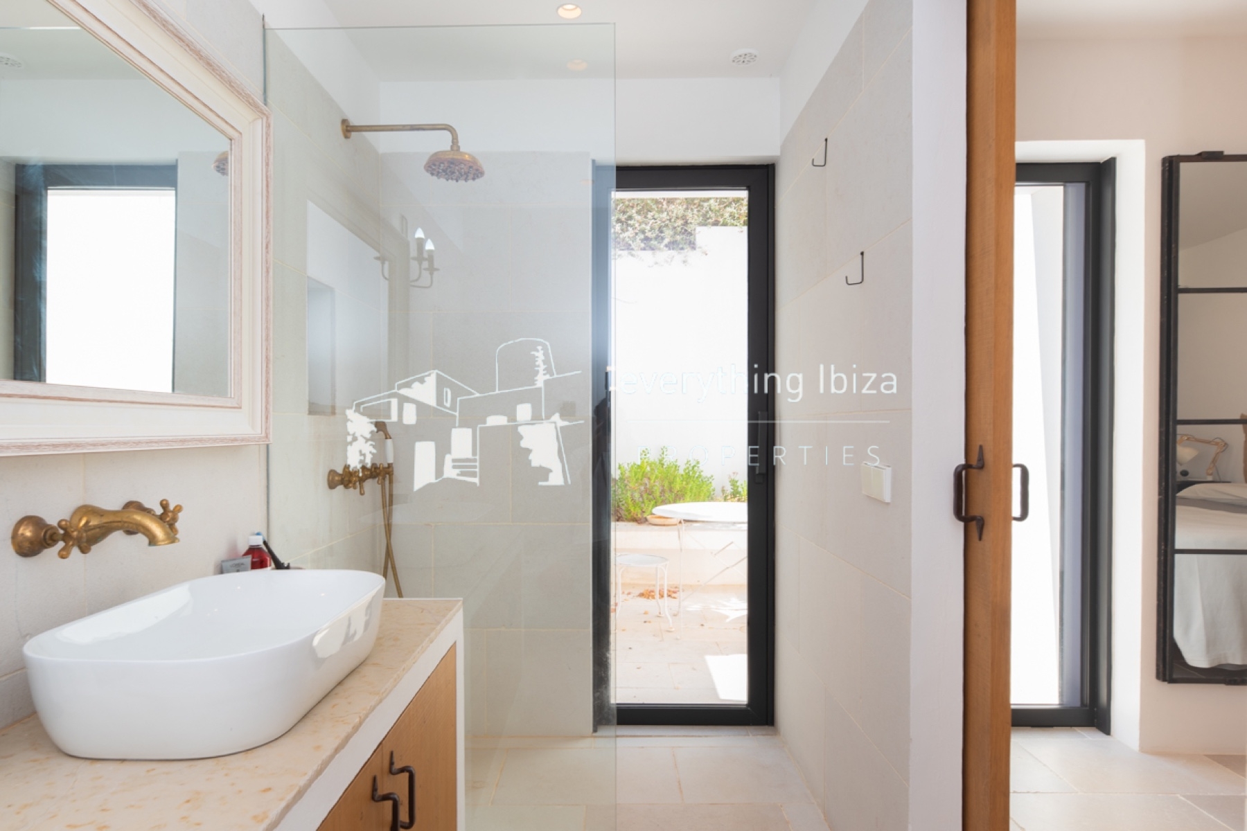 Impressive Mediterranean Villa with Super Views and Walking Distance to the Beach - for sale by everything ibiza Properties - ref. 1887