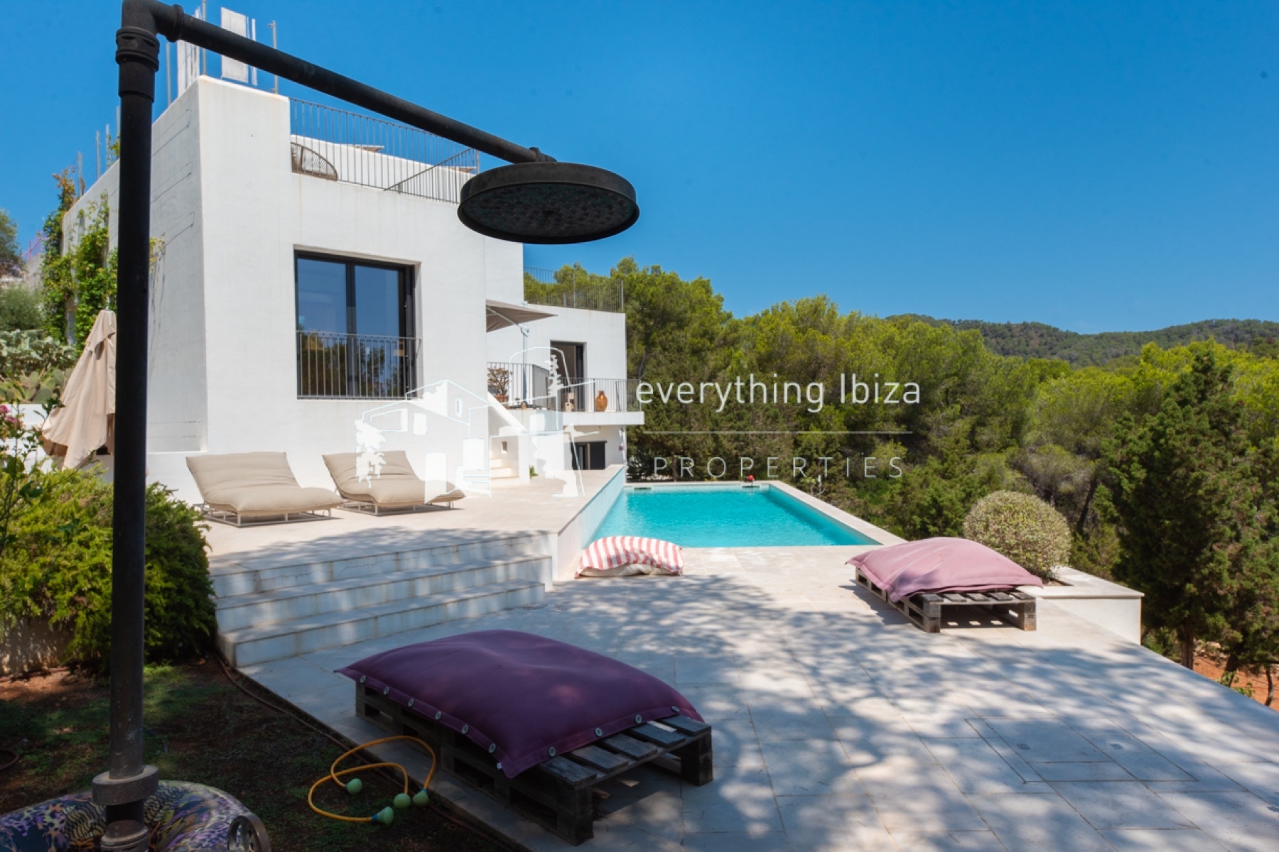 Impressive Mediterranean Villa with Super Views and Walking Distance to the Beach - for sale by everything ibiza Properties - ref. 1887