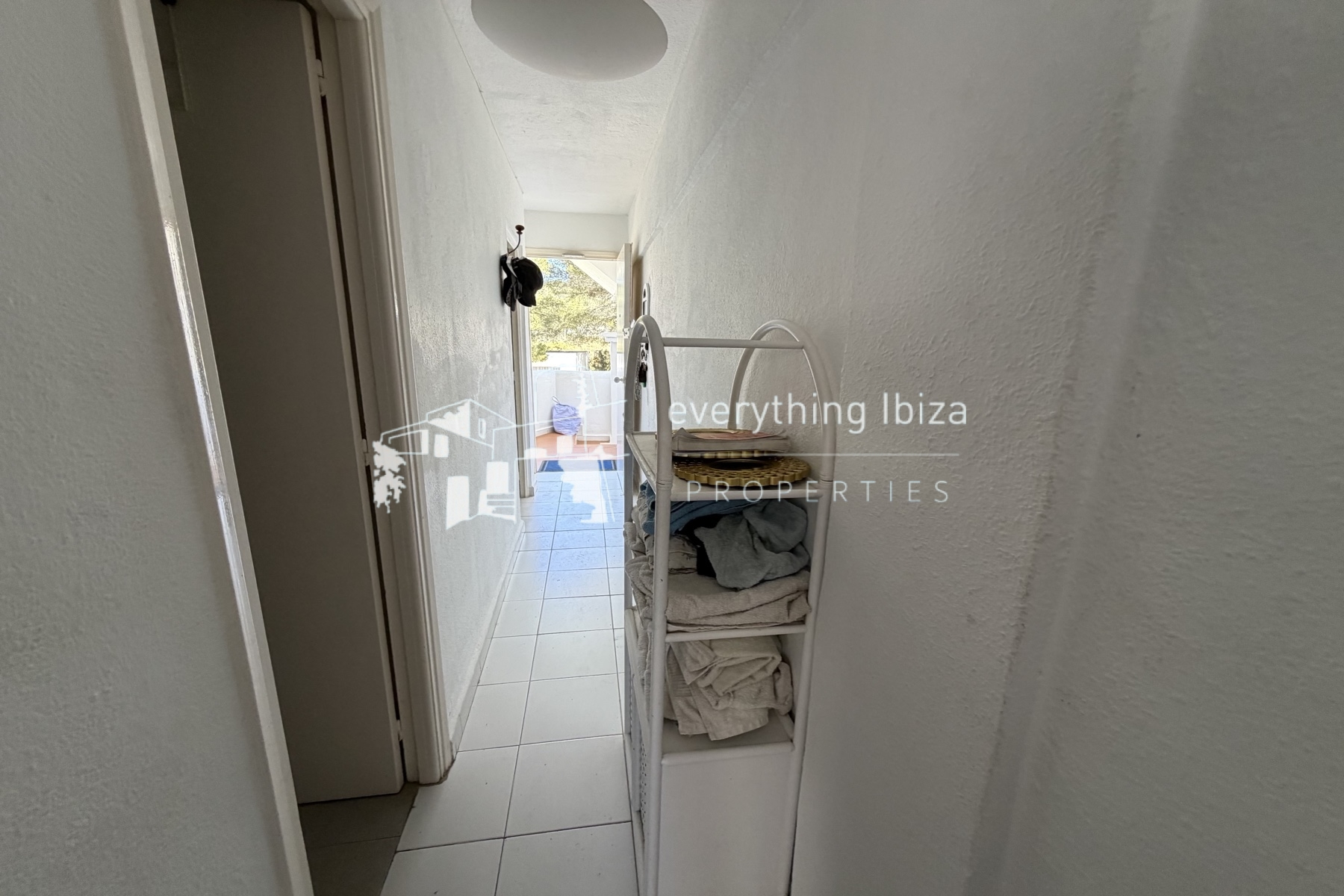 Charming Penthouse Apartment with Rooftop Splash Pool, Sea and Sunset Views - for sale by everything ibiza Properties - ref. 1890