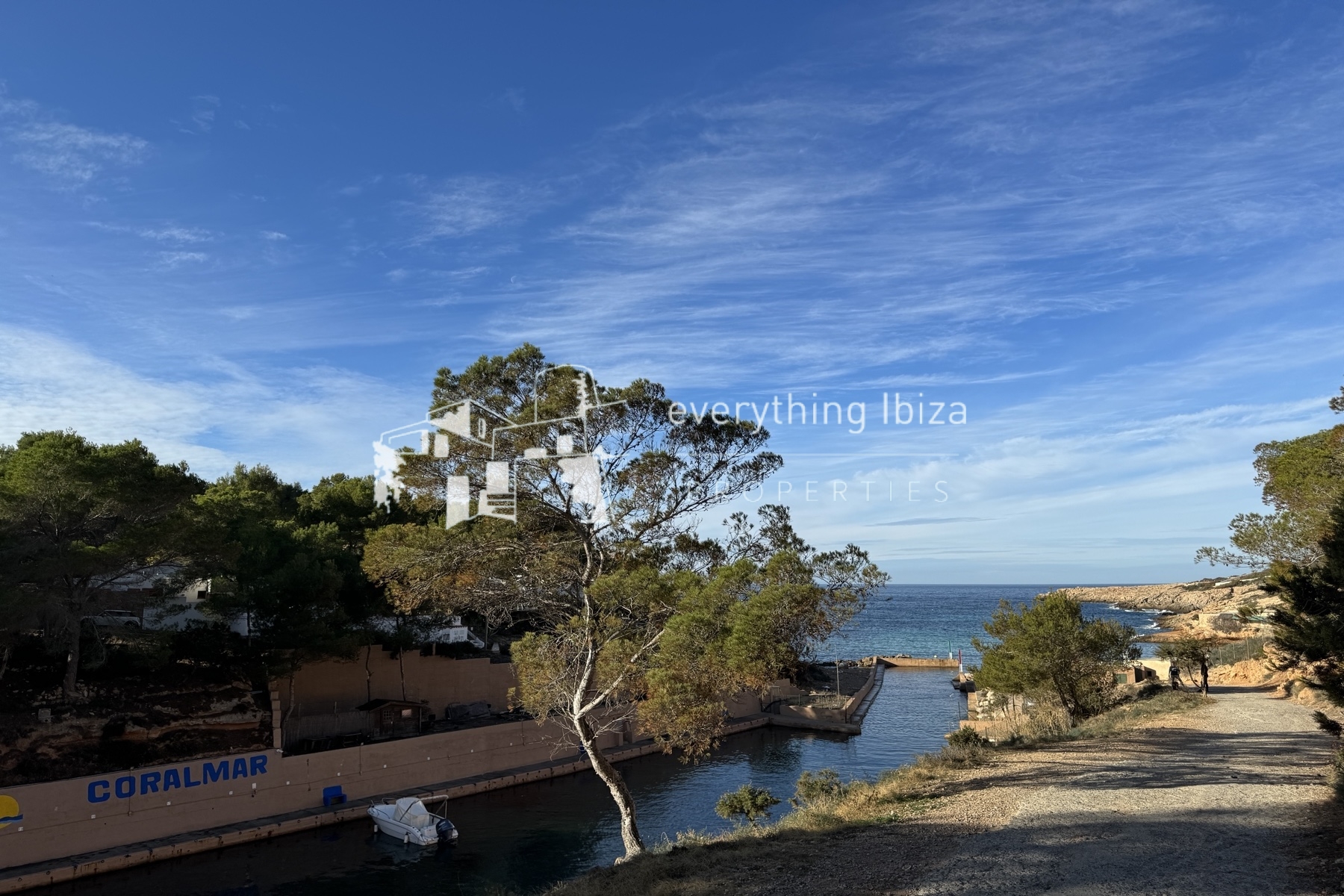 Charming Penthouse Apartment with Rooftop Splash Pool, Sea and Sunset Views - for sale by everything ibiza Properties - ref. 1890