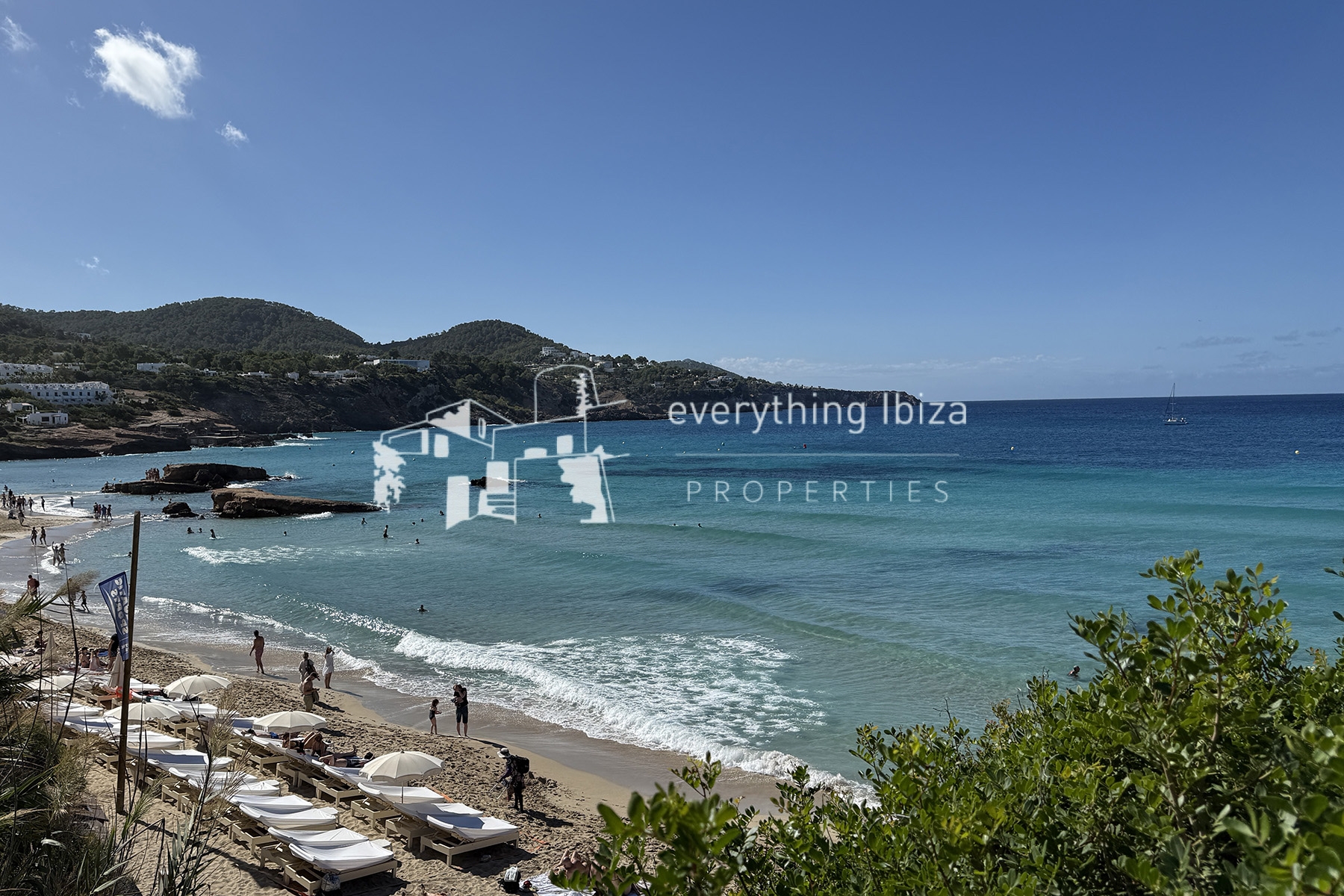 Charming Penthouse Apartment with Rooftop Splash Pool, Sea and Sunset Views - for sale by everything ibiza Properties - ref. 1890