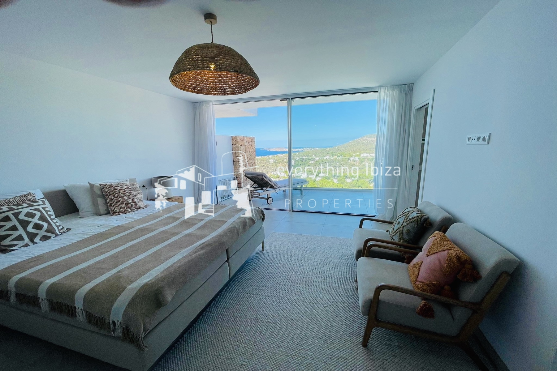 Luxury Penthouse Duplex Apartment Nearby to the Beach with Stunning Sea and Sunset Views - for sale by everything ibiza Properties - ref. 1891